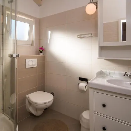 Ferienhaus Junona Kras